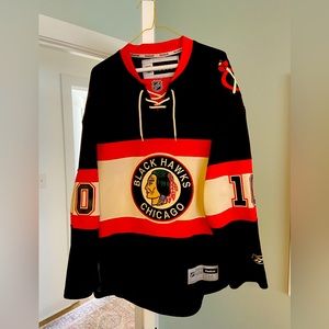 Used Men’s Medium Blackhawks Jersey (Patrick Sharp)